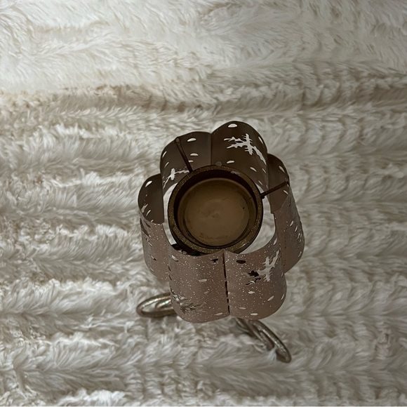 Sparkly Gold painted chandelier candle holder Christmas decor - Picture 3 of 7